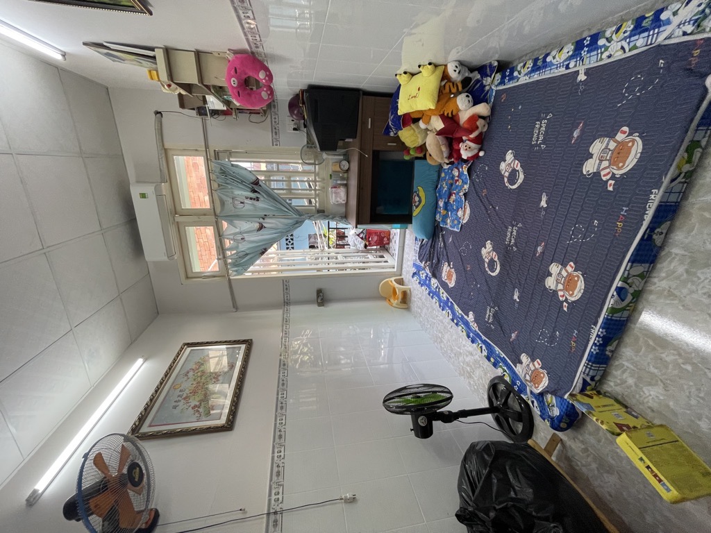 Bán nhà 2 tầng SHR đường Lò Gốm Q6, Giá nhỉn 2 tỷ, nhiều tiện ích xung quanh, khu trung tâm sầm uất